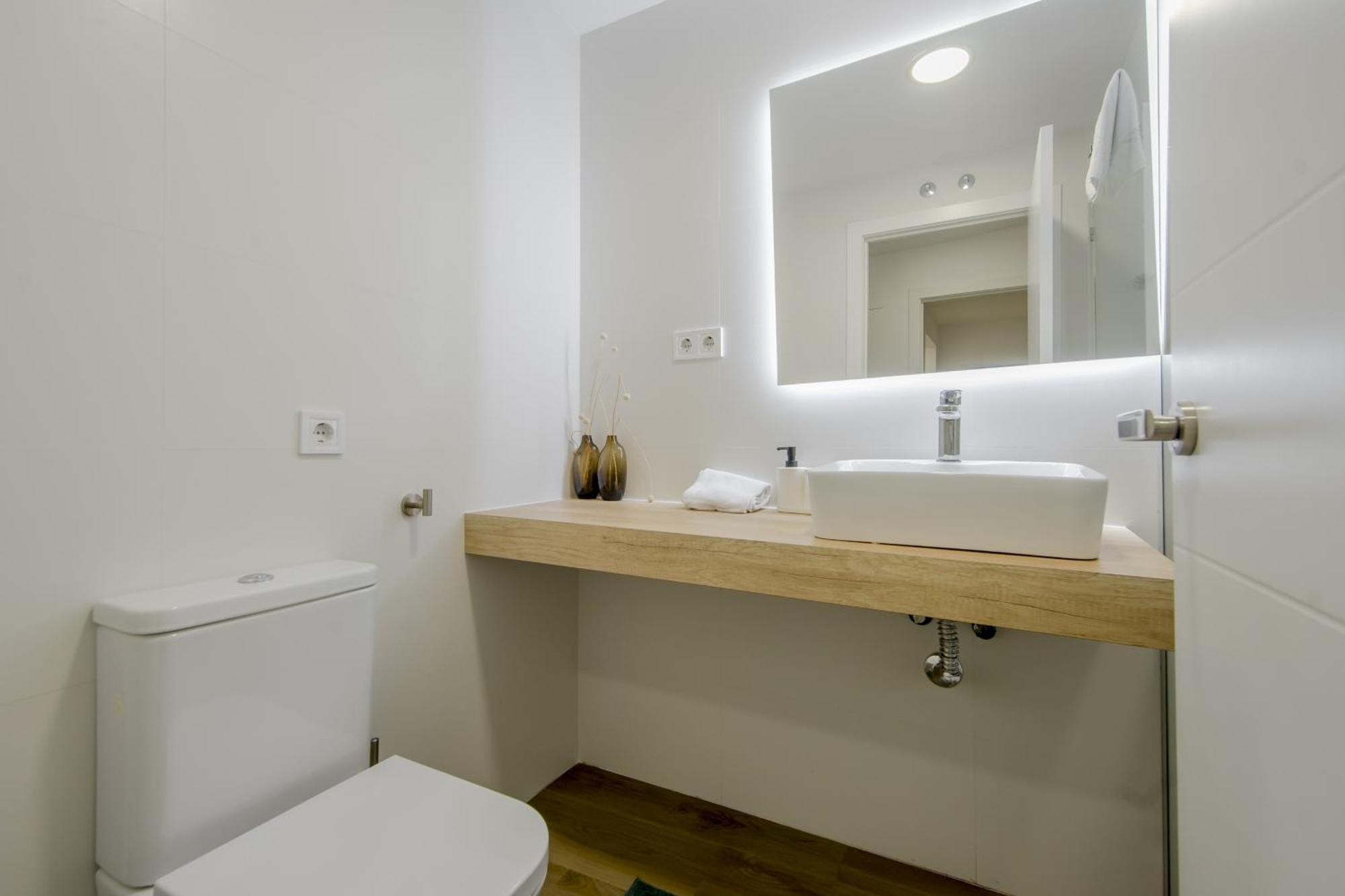 Nuevo Piso Para 7 En El Corazon Del Rastro/Madrid Eksteriør billede