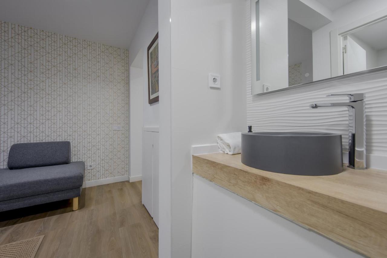 Nuevo Piso Para 7 En El Corazon Del Rastro/Madrid Eksteriør billede